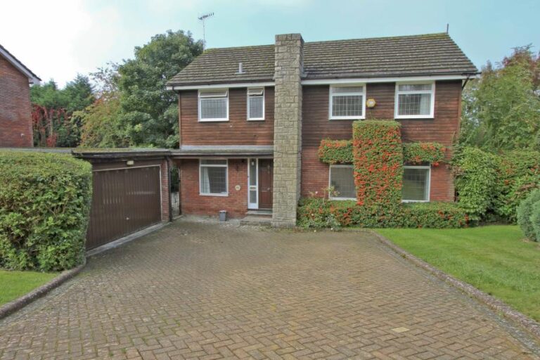 Ross Way, Northwood