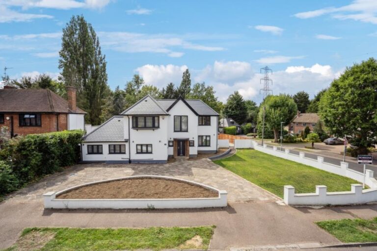Bourne End Road, Northwood