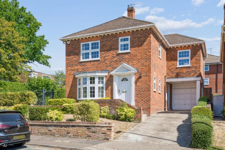 Greenheys Close, Northwood