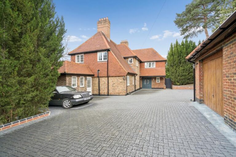 Pinner Hill, Pinner