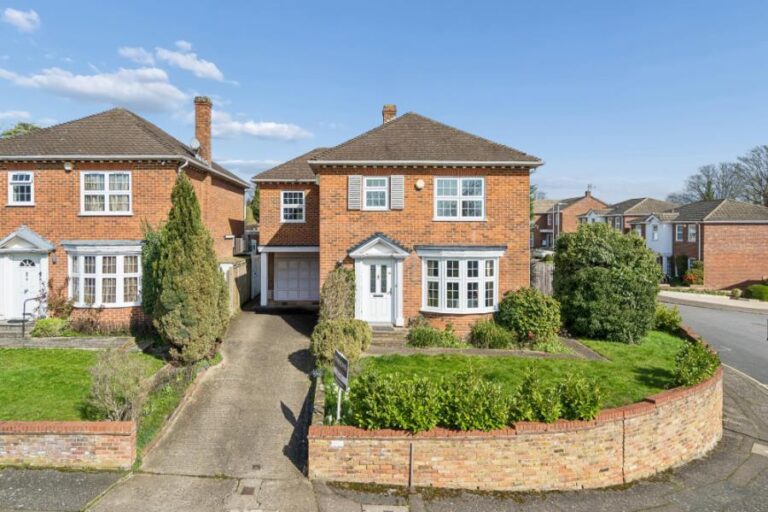 Greenheys Close, Northwood