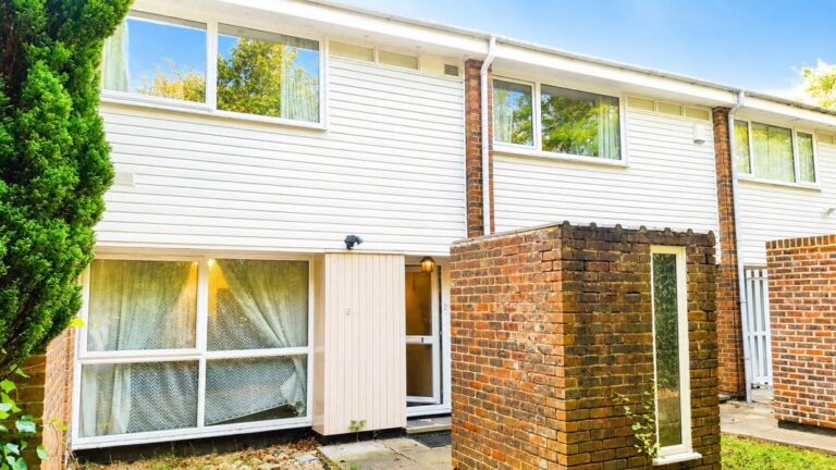 Hawkesworth Close, Northwood