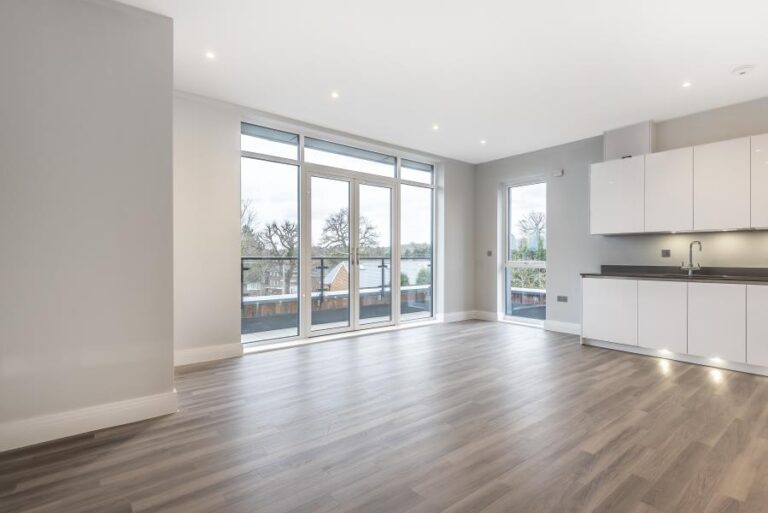 Eastbury Avenue, Northwood