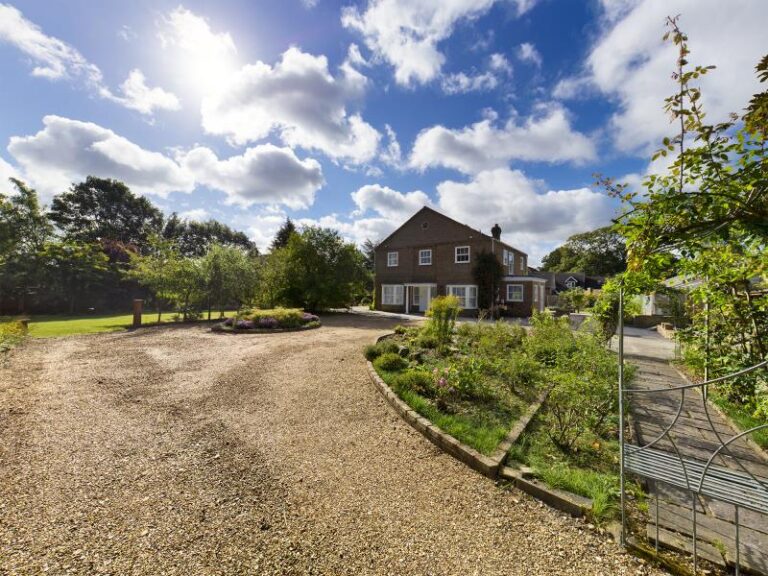 Dog Kennel Lane, Chorleywood