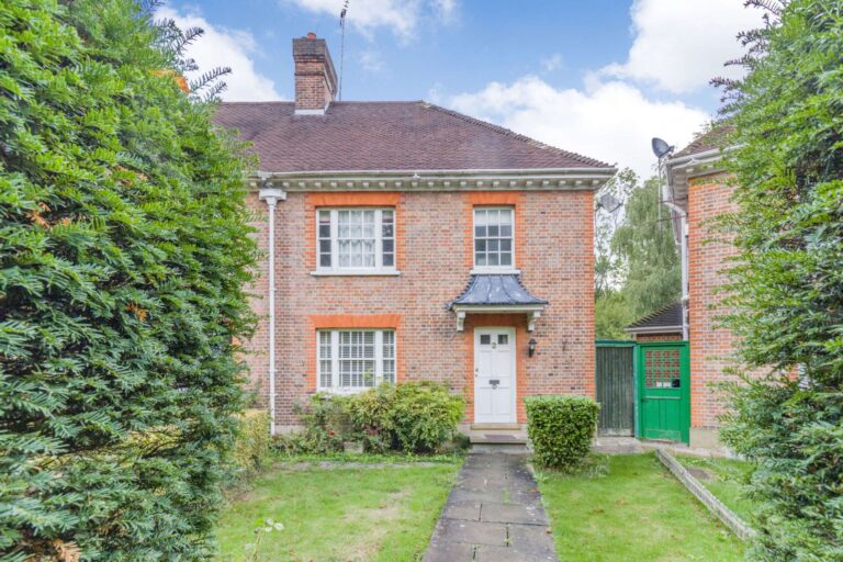 Waxwell Close, Pinner, HA5