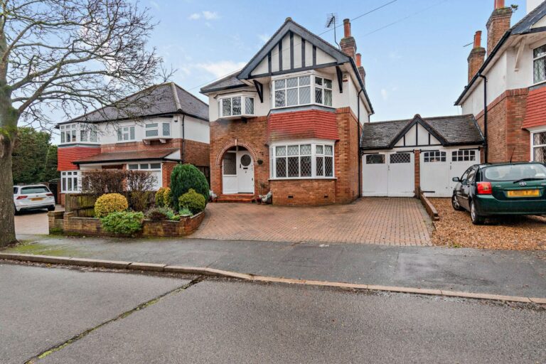 Colchester Drive, Pinner, HA5