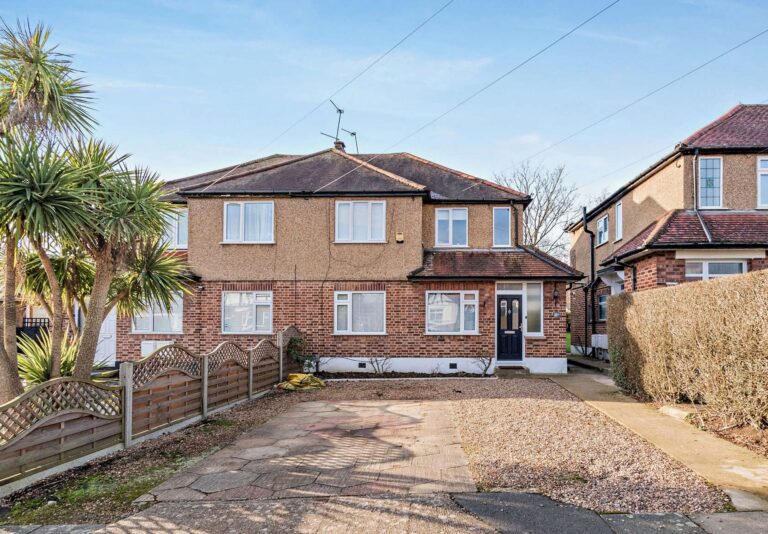 Alandale Drive, Pinner, HA5