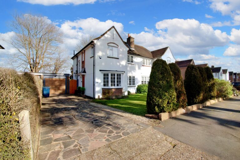 Grimsdyke Road, Hatch End, Pinner, HA5