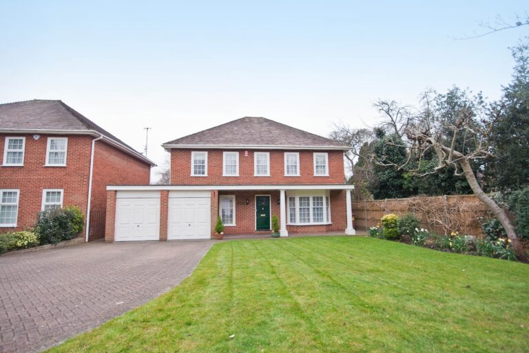 Oakhill Avenue, Pinner HA5 3DL