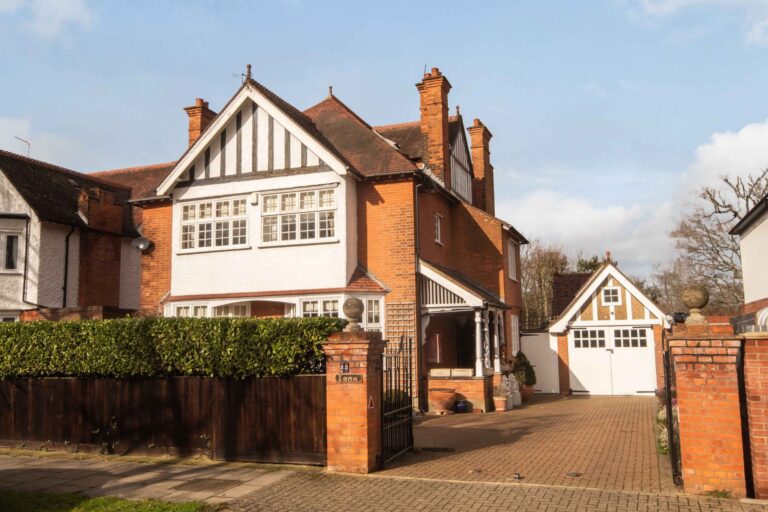 Royston Park Road, Hatch End, PInner, HA5