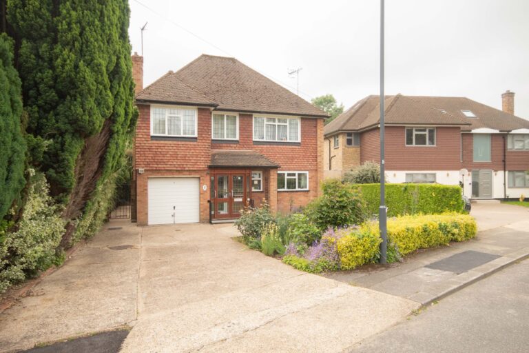 Eastglade, Pinner Village, HA5