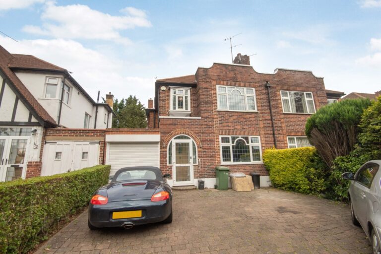 Uxbridge Road, Hatch End, Pinner, HA5