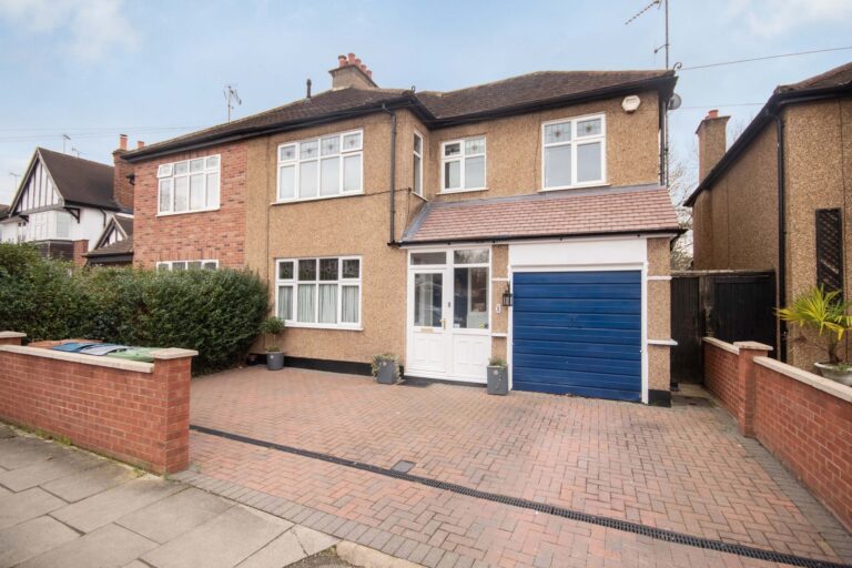 Leighton Avenue, Pinner, HA5