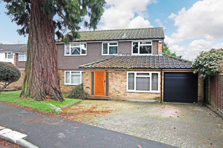 Sequoia Park, Hatch End, Pinner, HA5