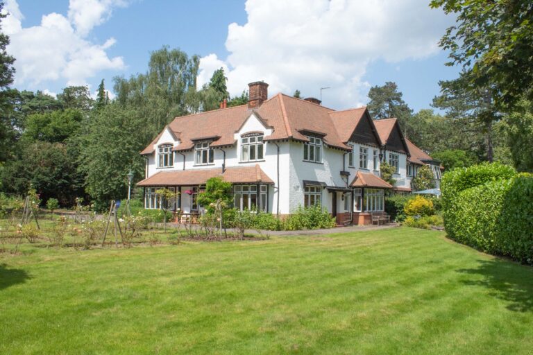 Nugents Park, Hatch End, Pinner, HA5