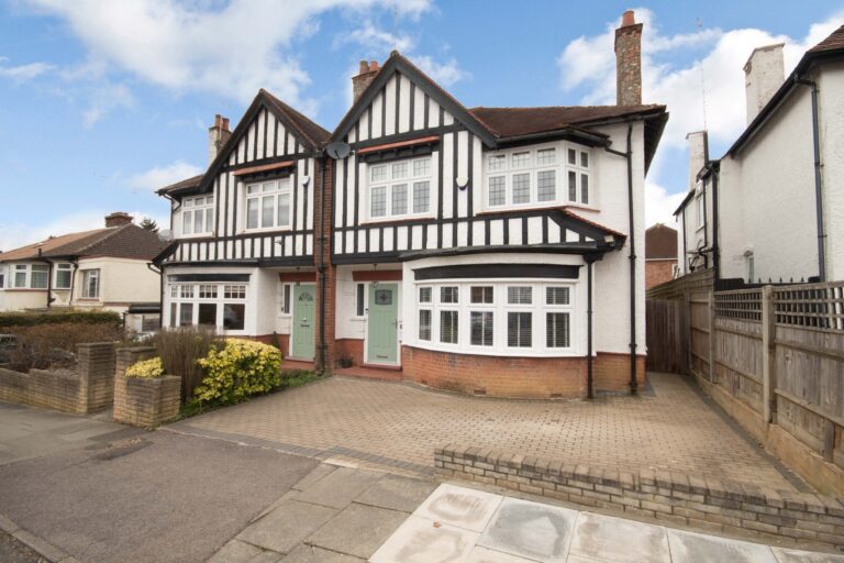 Leighton Avenue, Pinner, HA5