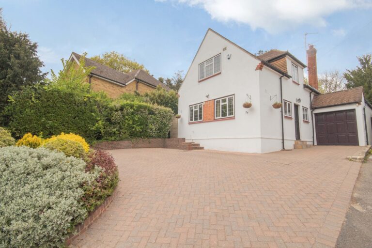 Nower Hill, Pinner Village, HA5