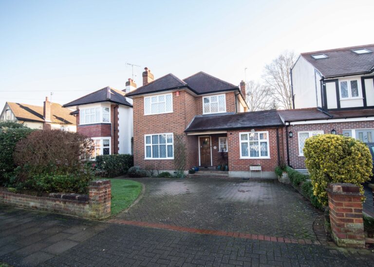 Cuckoo Hill Drive, Pinner, HA5