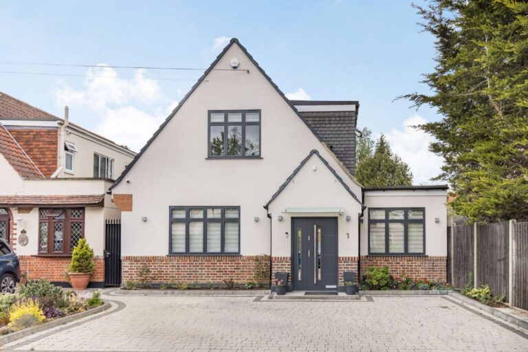 Wynlie Gardens, Pinner, HA5 3TN