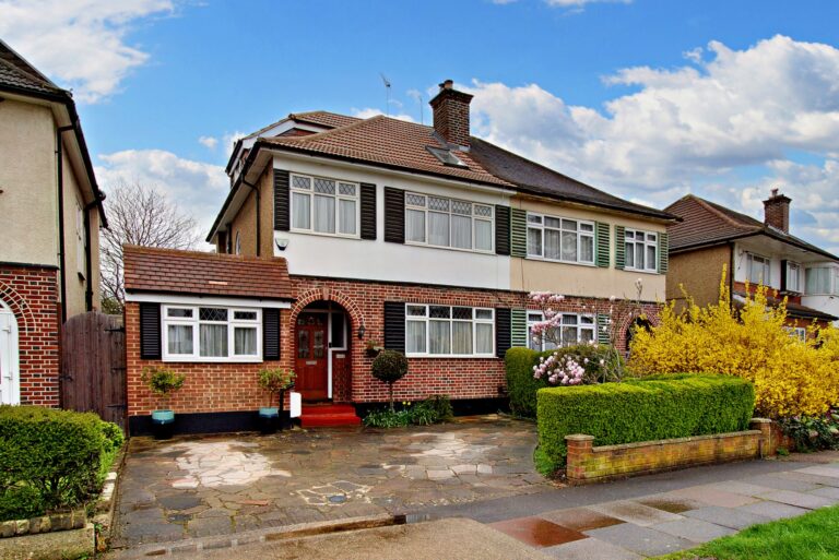 Rayners Lane, Pinner, HA5