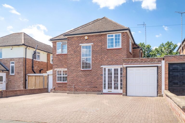 Anglesmede Crescent, Pinner, HA5