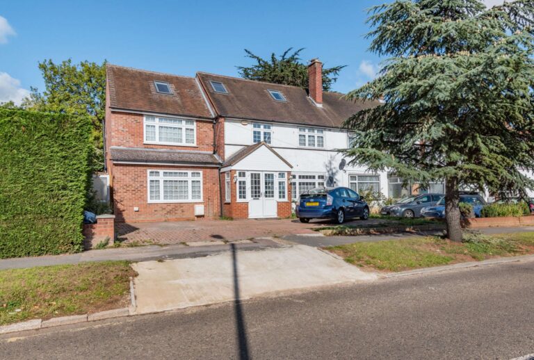 Albury Drive, Pinner, HA5