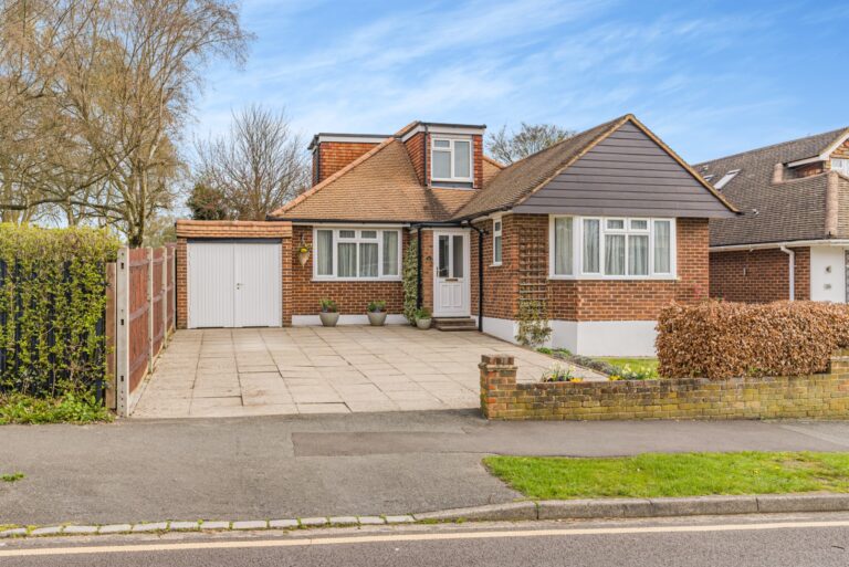 Oakington Avenue, Little Chalfont