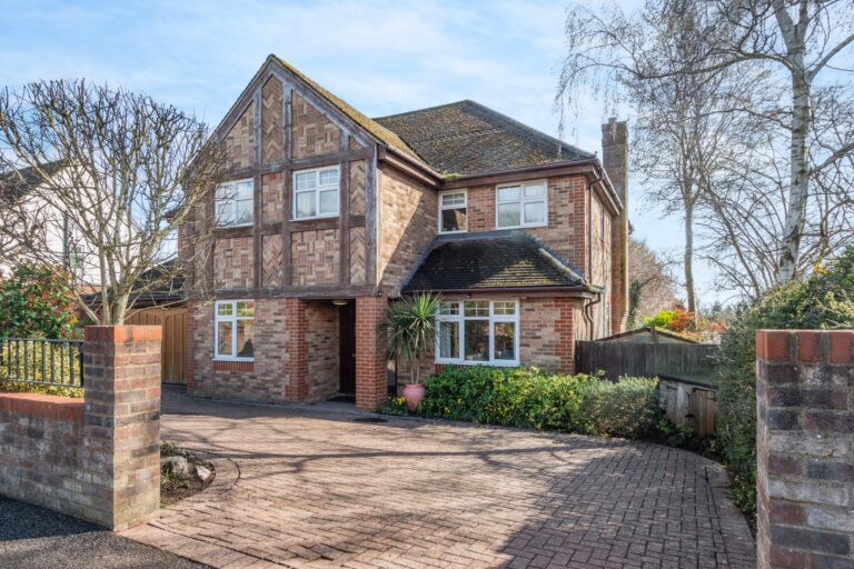 Beacon Way, Rickmansworth, WD3