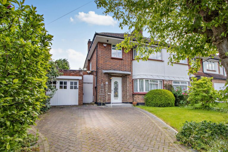 Hill Road, Pinner, HA5