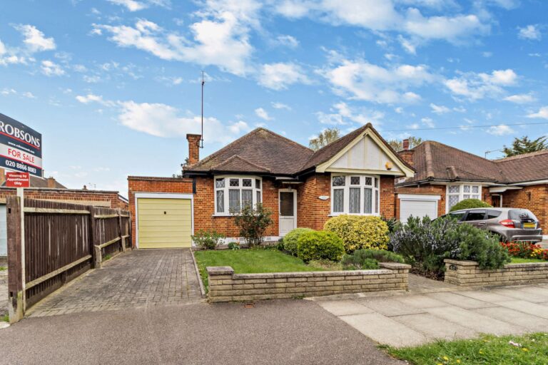 Compton Rise, Pinner, HA5