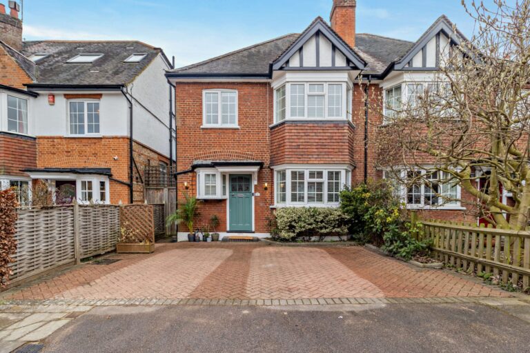 Meadow Road, Pinner, HA5