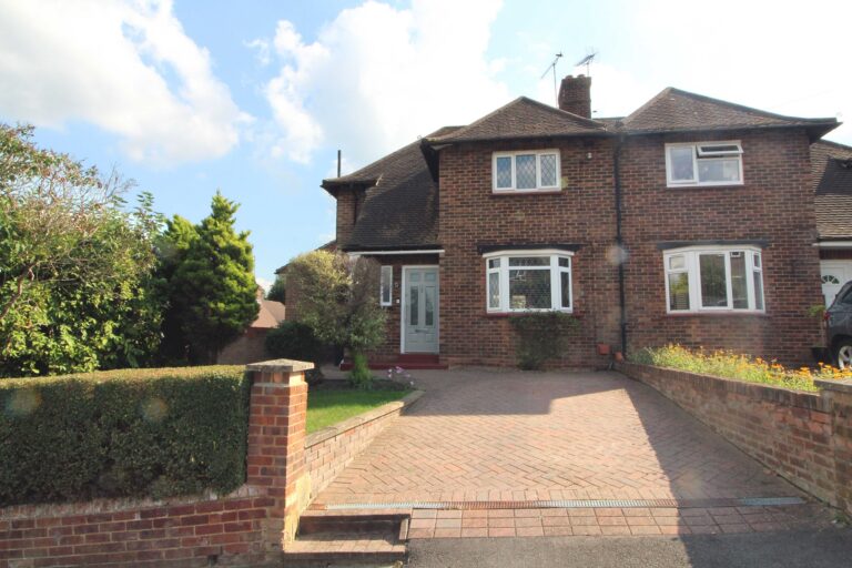 Hubbards Road, Chorleywood, WD3