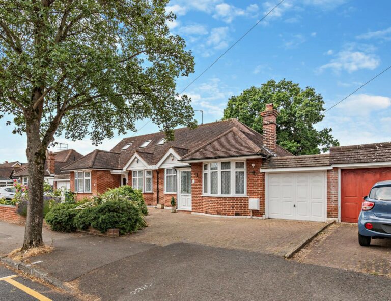 Harlyn Drive, Pinner. HA5