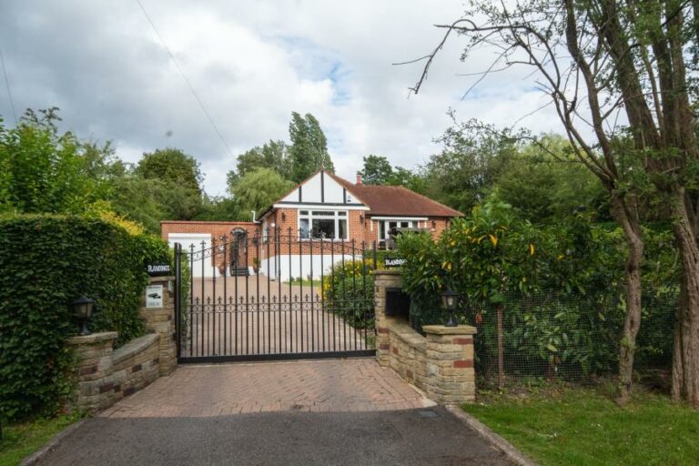 Potter Street Hill, Pinner