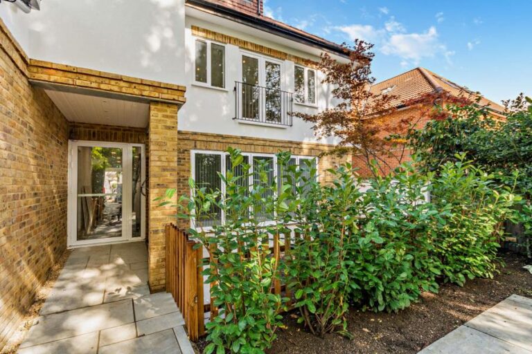 Swakeleys Road, Ickenham