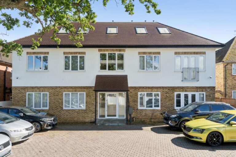 Swakeleys Road, Ickenham