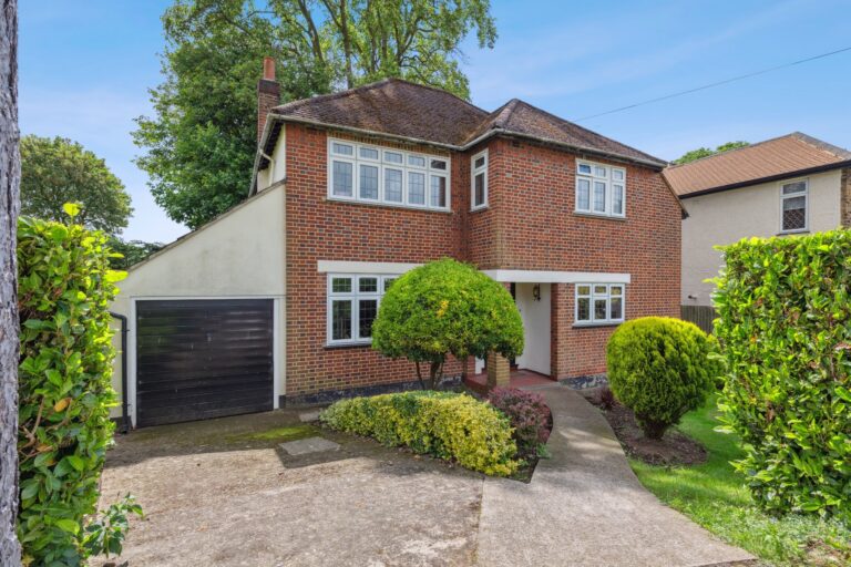 Park View, Hatch End, Pinner, HA5