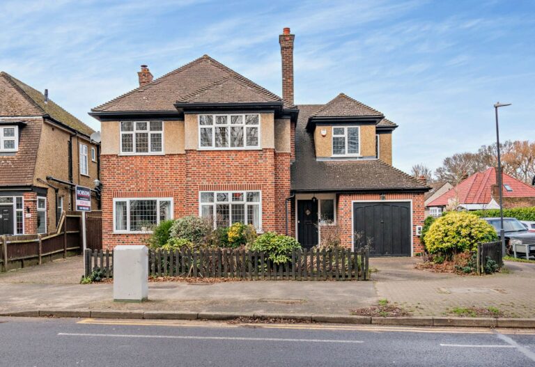 Headstone Lane, North Harrow, HA2