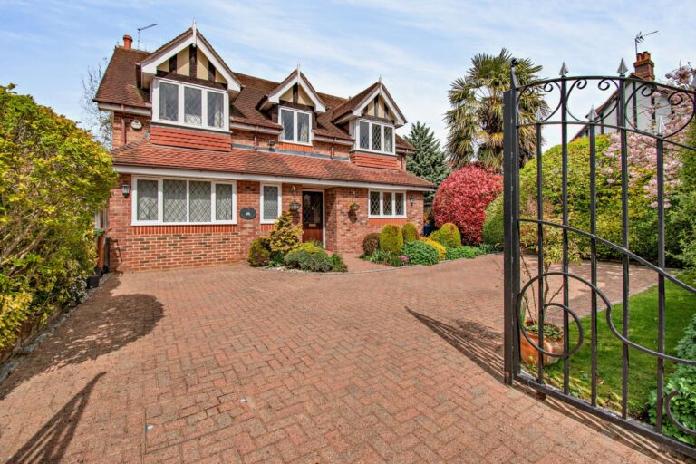 Oakhill Avenue, Pinner, HA5