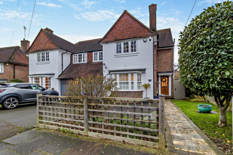 Marsworth Avenue, Pinner, HA5