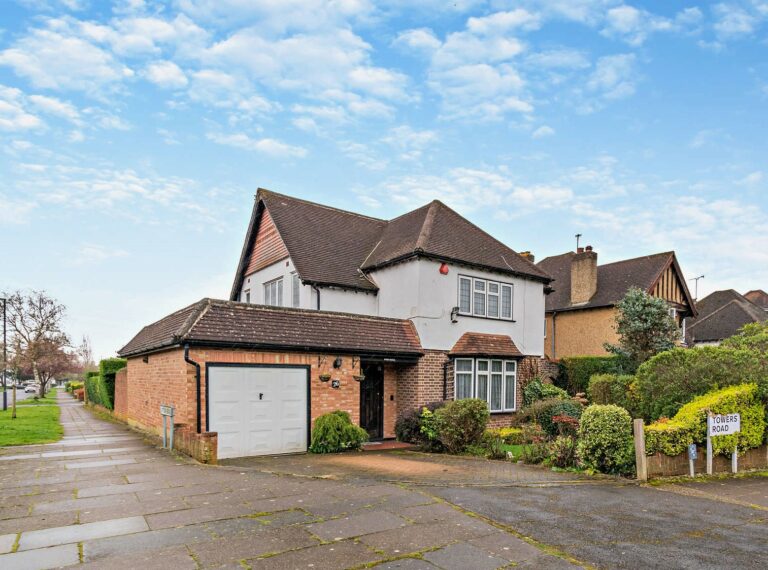 Towers Road, Pinner, HA5