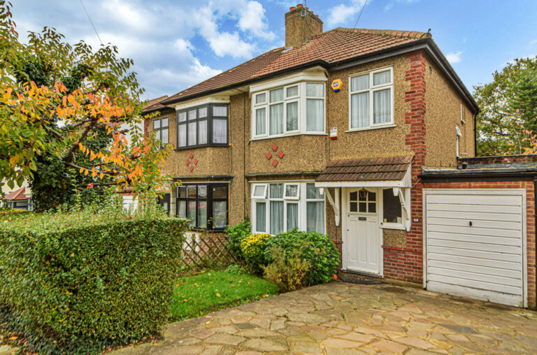 Lyndhurst Avenue, Pinner, HA5