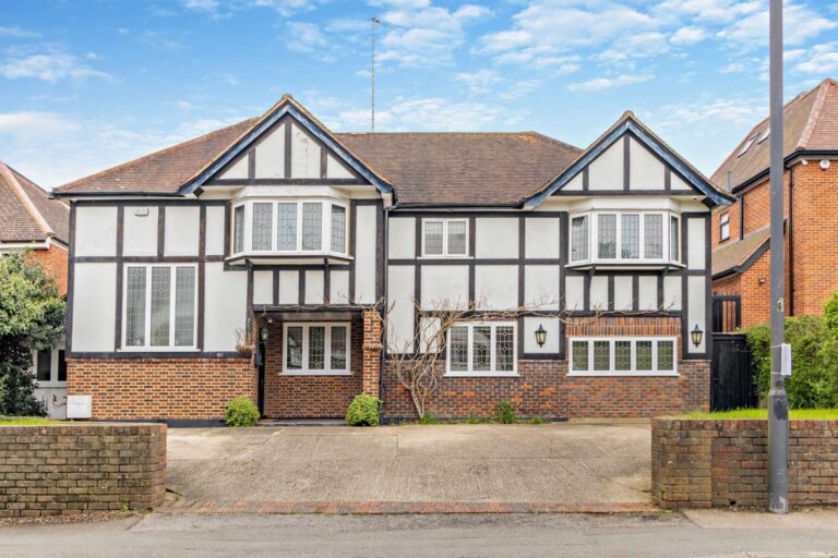 Paines Lane, Pinner Village, HA5