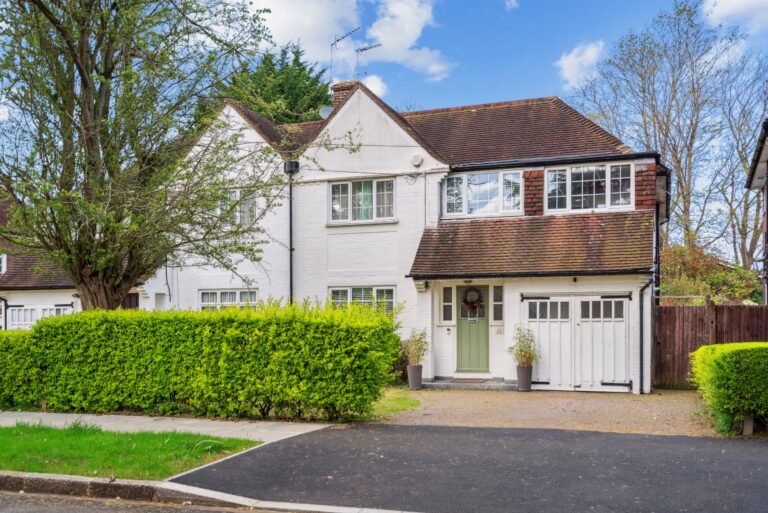 Evelyn Drive, Pinner, HA5