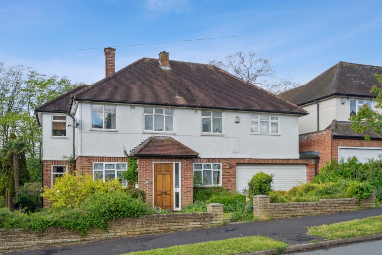 Beacon Way, Rickmansworth, WD3