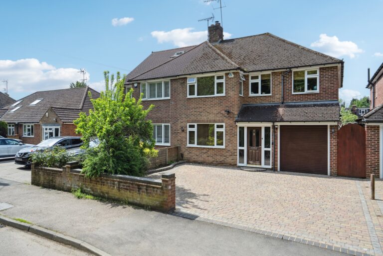 Rousbarn Lane, Croxley Green, Rickmansworth, WD3