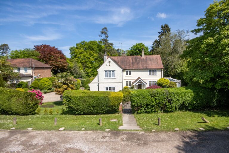 Burfield Road, Chorleywood, WD3