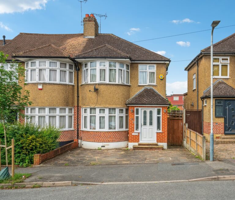 Mount Park Road, Pinner, HA5