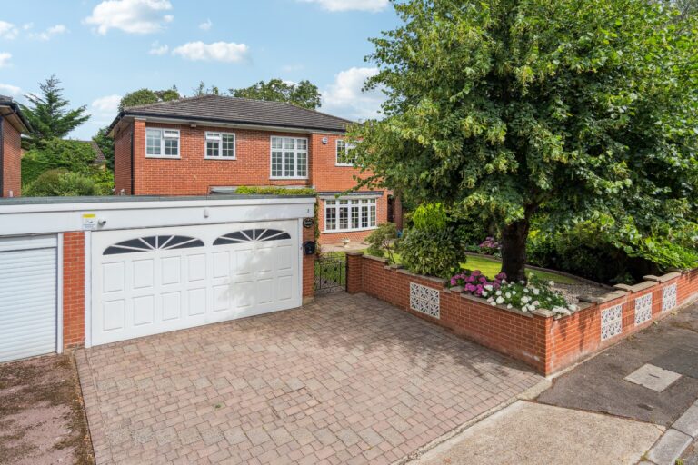 Kennedy Close, Hatch End, Pinner HA5