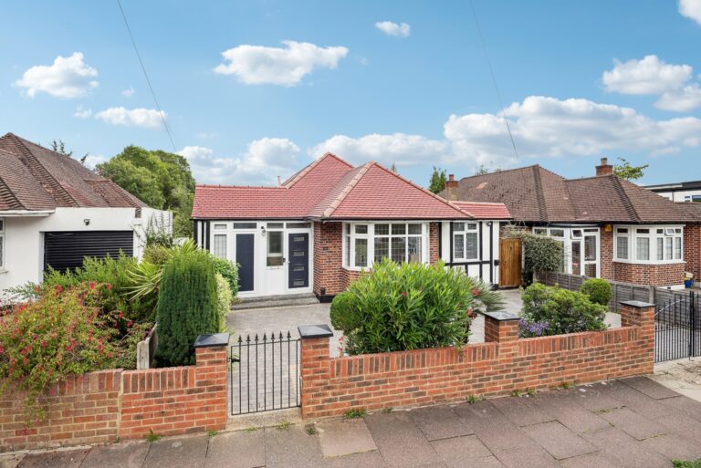 Rayners Lane, Pinner, HA5